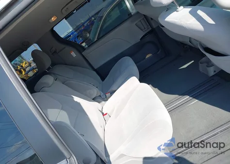 2015 Toyota Sienna Le 8 Passenger из США, поврежденный, VIN 5TDKK3DC2FS573786